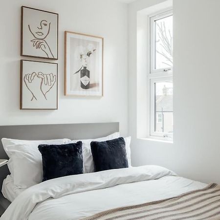 Modern 2 Bedroom Flat In Ilford, London Exterior photo